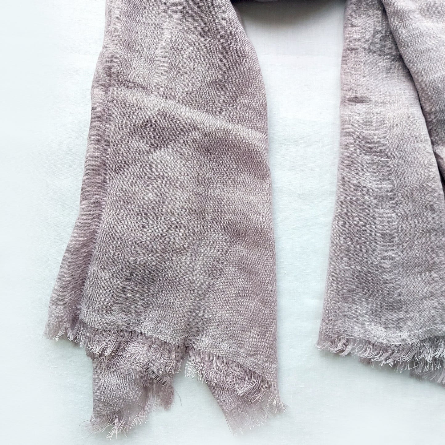 Dusty Lilac Linen Scarf – Lightweight Softened Wrap for Men & Women