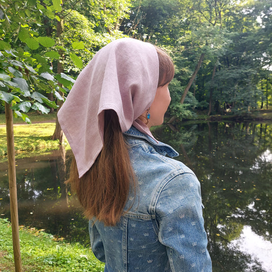 Model wearing linen bandana styled as a headscarf – soft, breathable and unisex