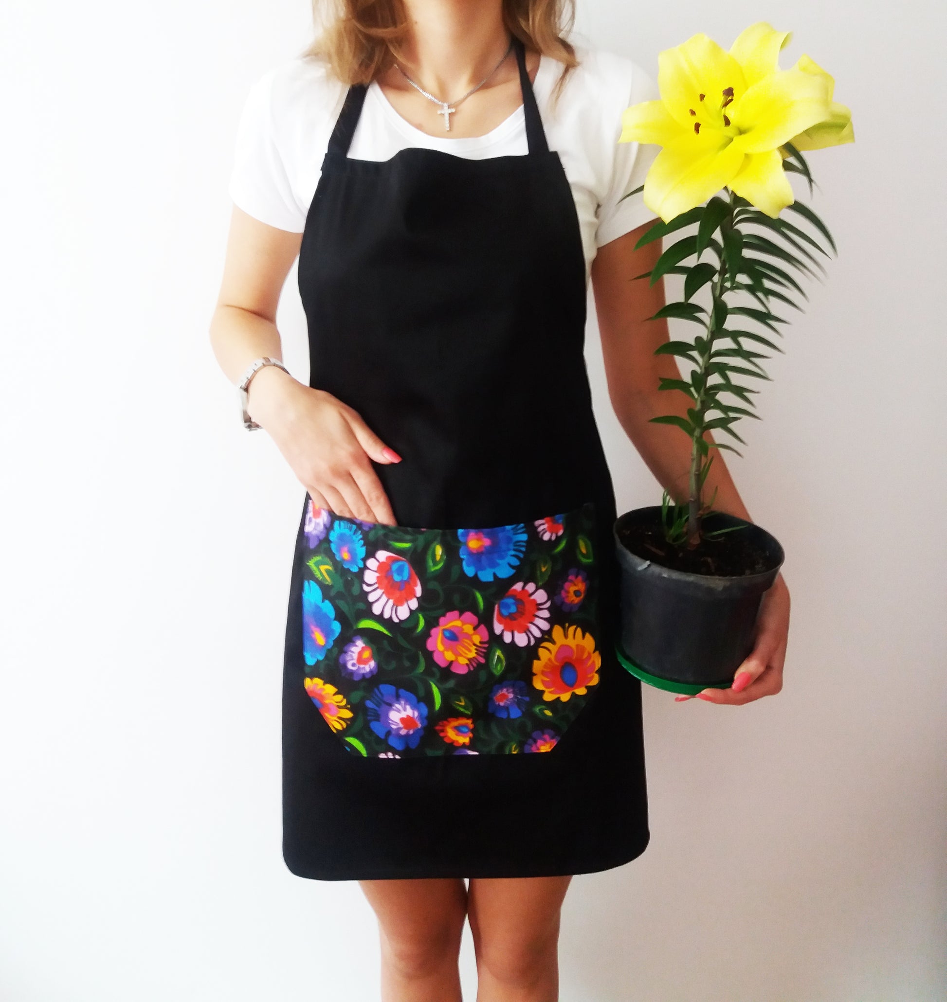 Kitchen Apron, Adjustable Bib Apron, Cooking Kitchen Aprons for Women Men, Apron with Pocket