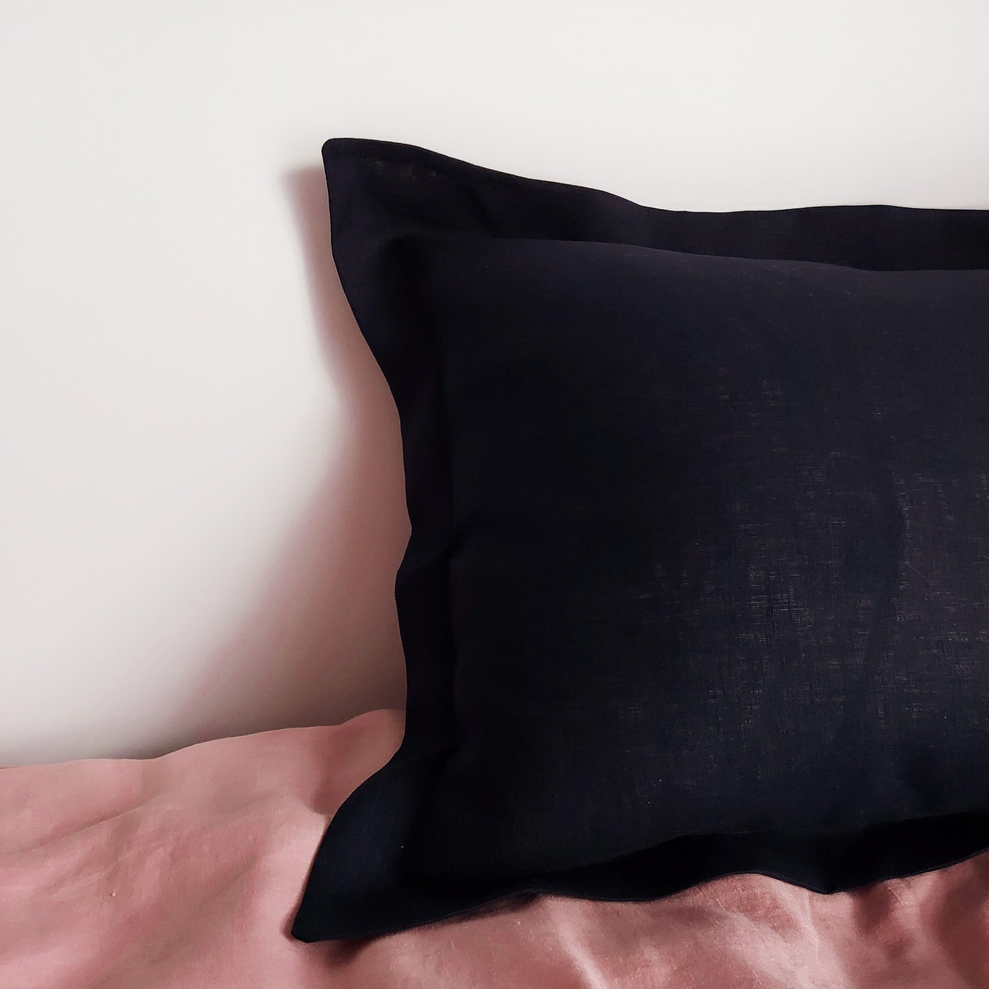 Linen pillowcases with flange, natural linen pillowcases, ecru, red, linen pillowcases