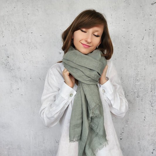 Upward Your Style Year-Round: Linen Scarves - The Ultimate Travel Companion