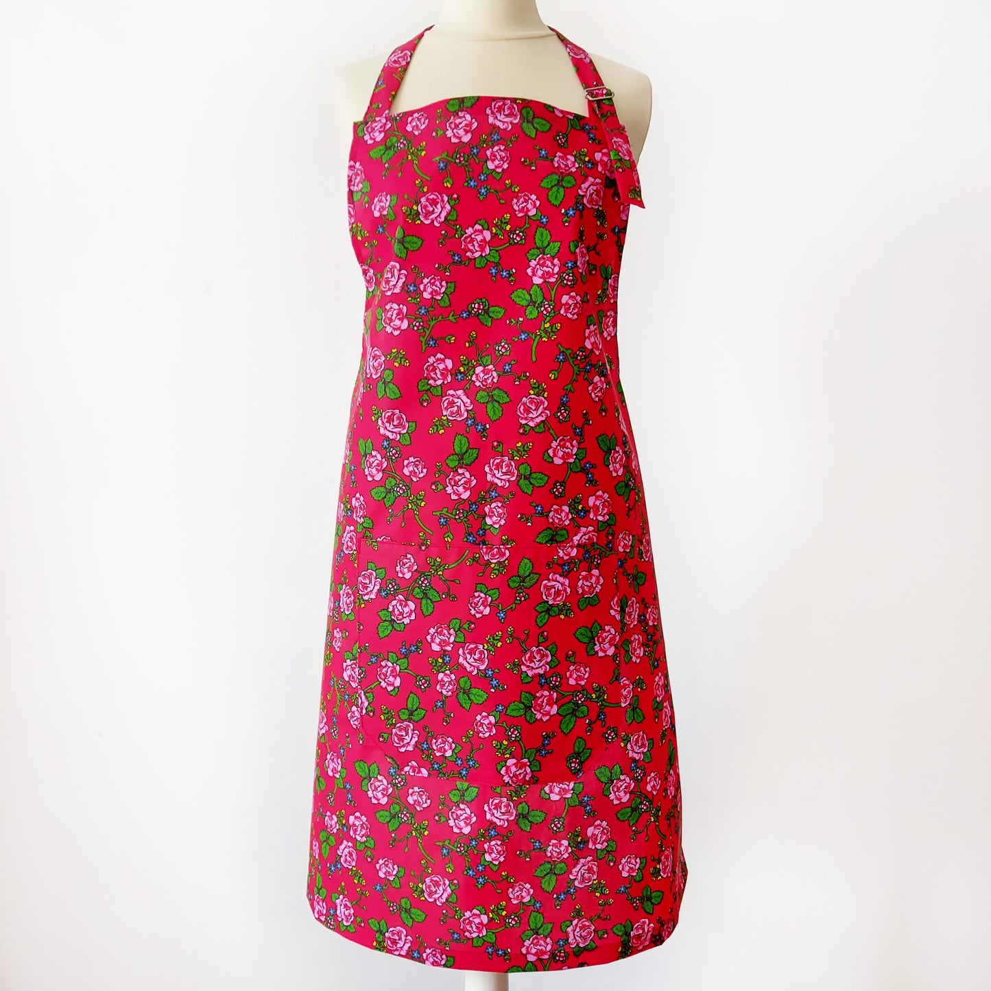 Cotton aprons, red aprons, buy kitchen aprons, aprons in flowers, aprons bulk, 100% cotton apron, apron with pocket, women's aprons, aprons for cooking, Linencharm